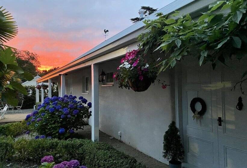 بنسيون Woodstock Suite