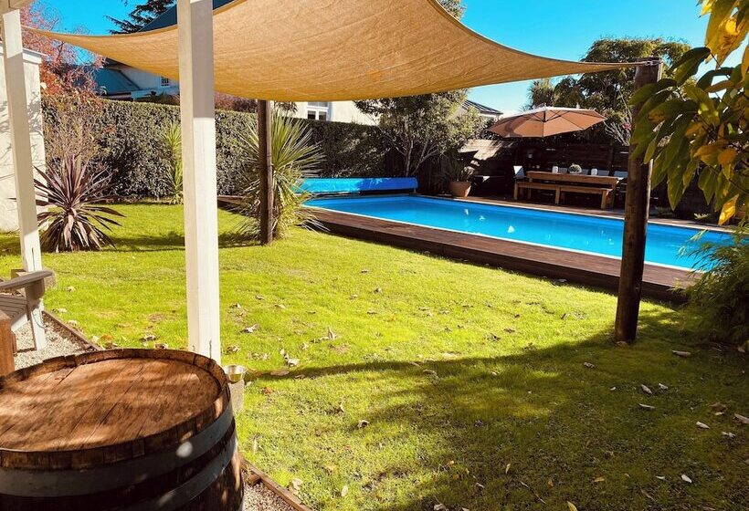 بنسيون Woodstock Suite