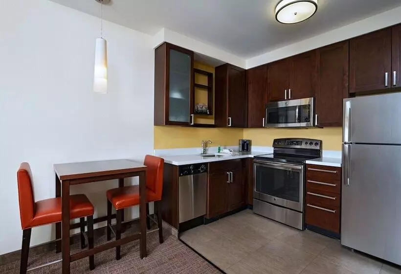 Residence Inn By Marriott Omaha Aksarben Village