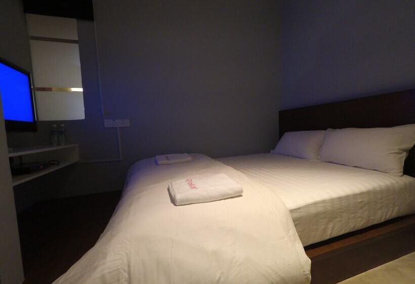 Ryokan Muntri Boutique Hostel