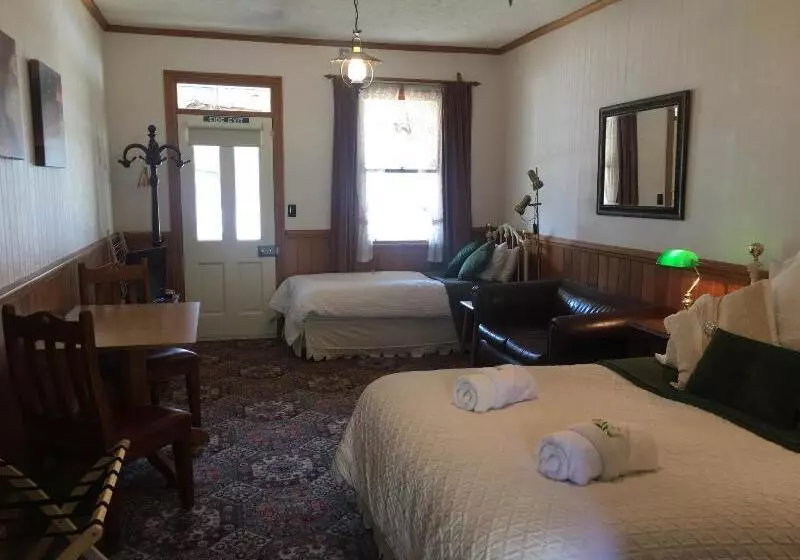 Settlers Cottage Motel