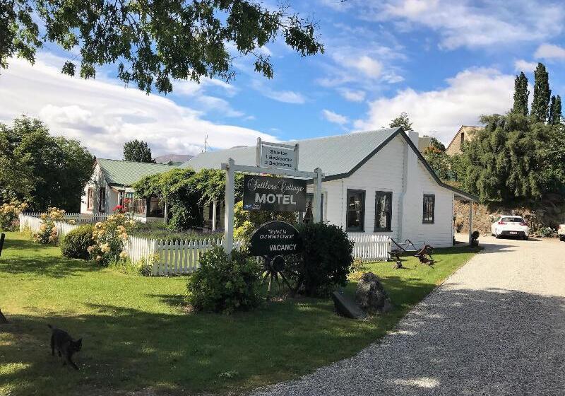 Settlers Cottage Motel