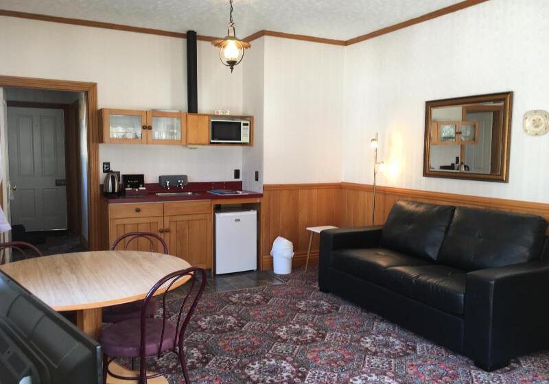 Settlers Cottage Motel