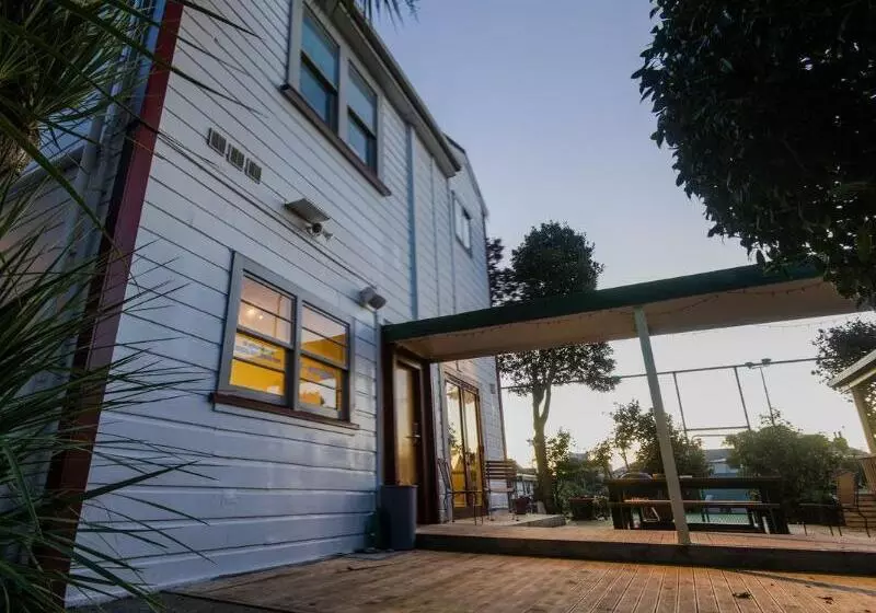 The Dwellington Hostel