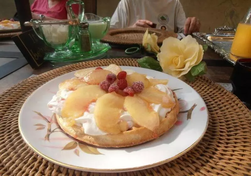 The Queen, A Victorian Bed & Breakfast