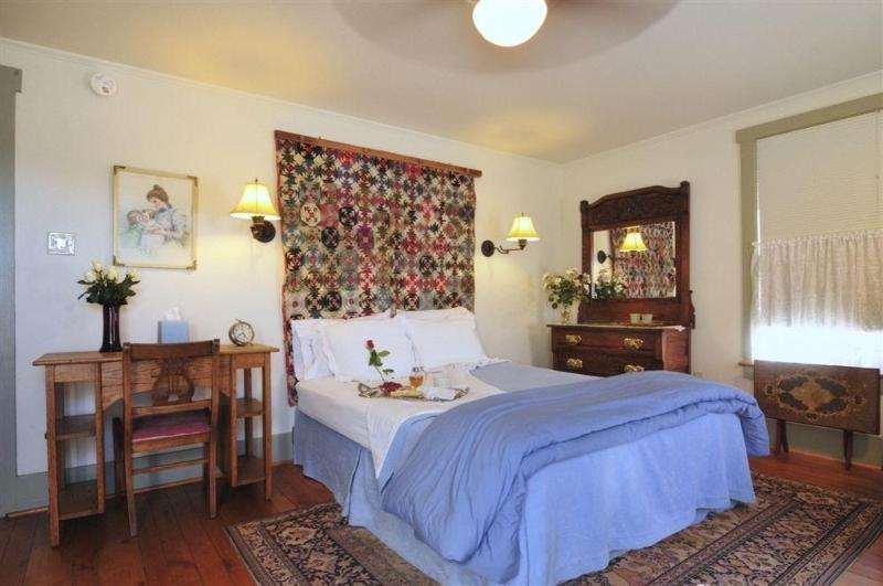 The Queen, A Victorian Bed & Breakfast