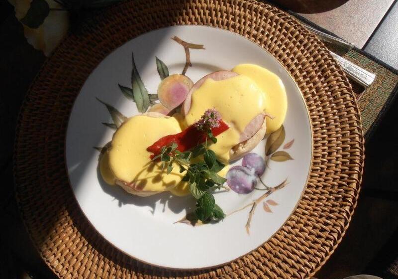 The Queen, A Victorian Bed & Breakfast