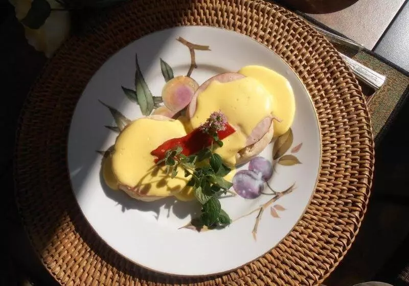 The Queen, A Victorian Bed & Breakfast