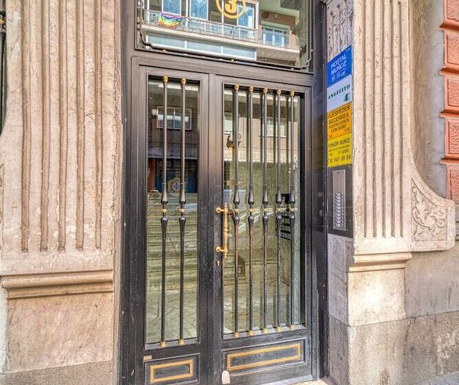 مسافرخانه Angelitomad