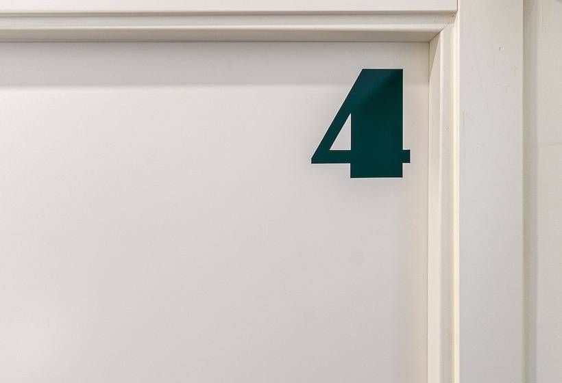 مسافرخانه Angelitomad