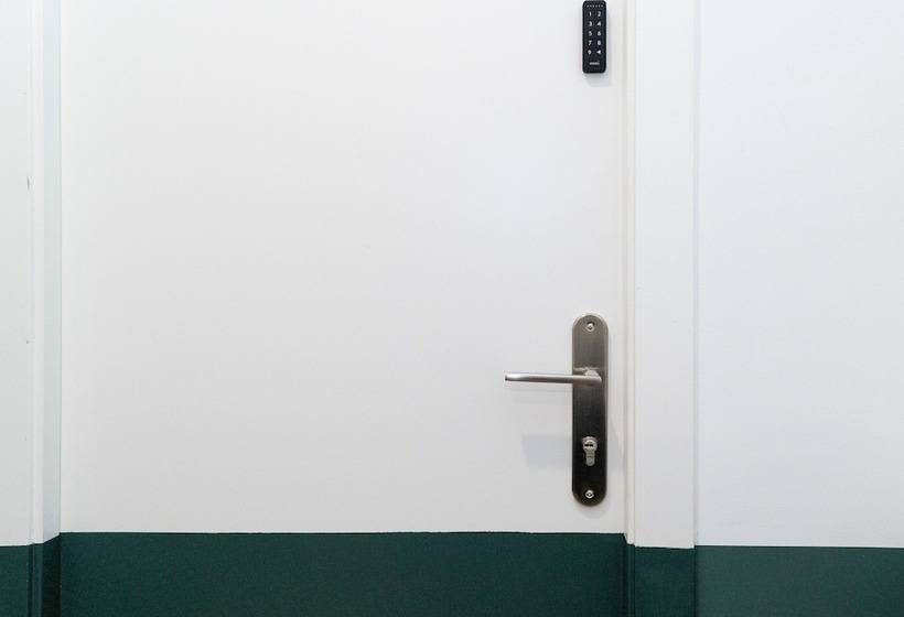 مسافرخانه Angelitomad