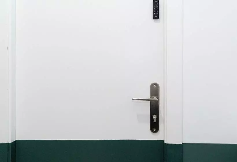 مسافرخانه Angelitomad