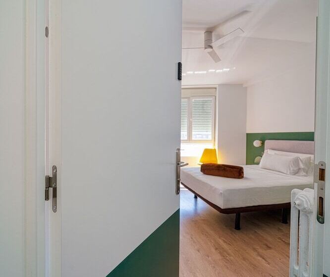 مسافرخانه Angelitomad