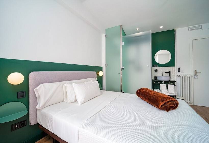 مسافرخانه Angelitomad