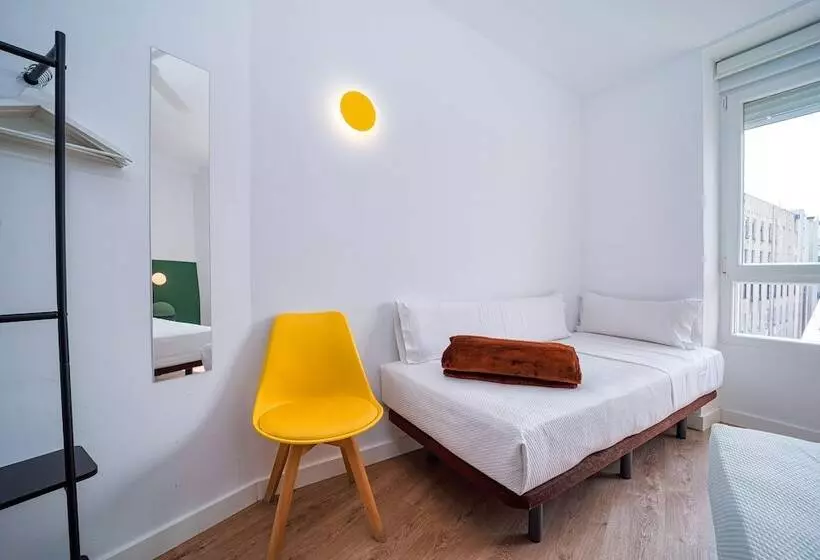 مسافرخانه Angelitomad