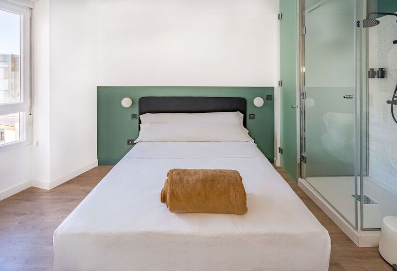 مسافرخانه Angelitomad