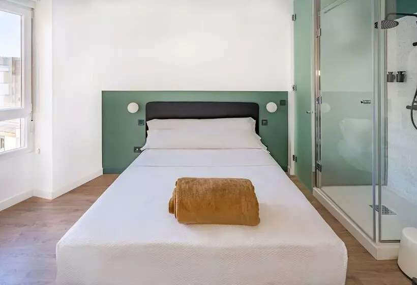 مسافرخانه Angelitomad