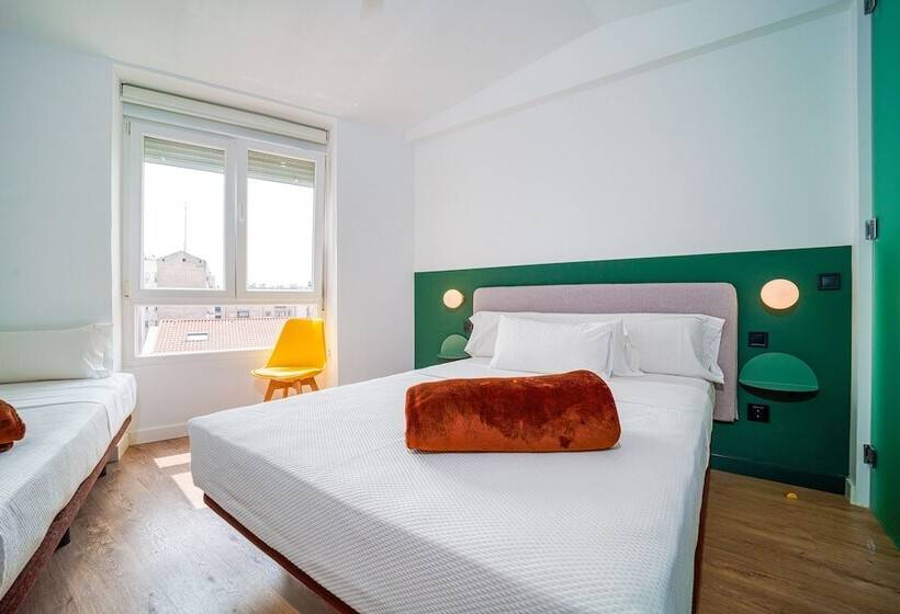 مسافرخانه Angelitomad