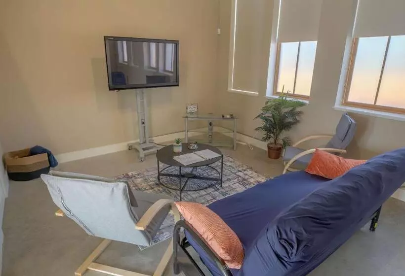 مسافرخانه Gorgeous Guesthouse Near Amazing Downtown