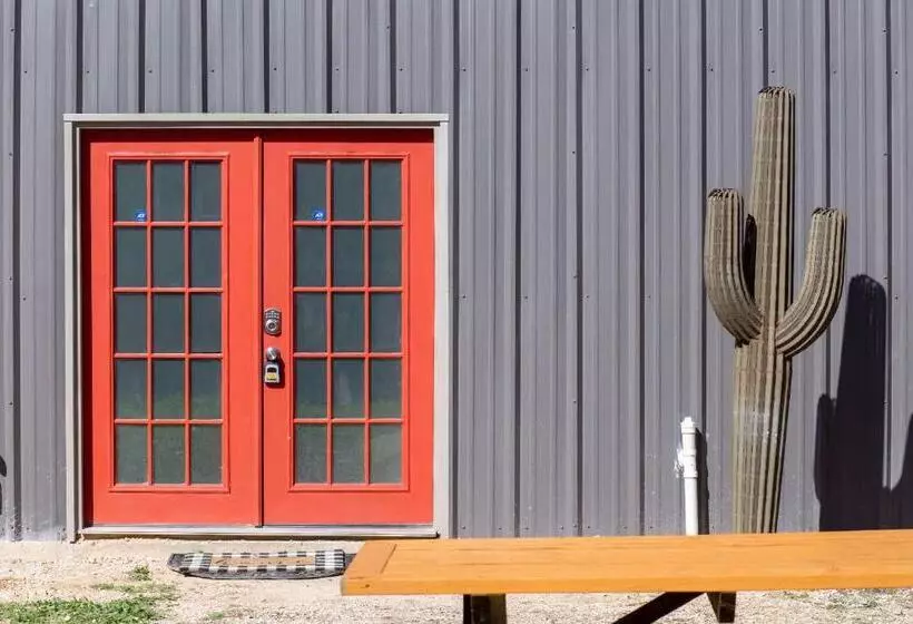 مسافرخانه Gorgeous Guesthouse Near Amazing Downtown