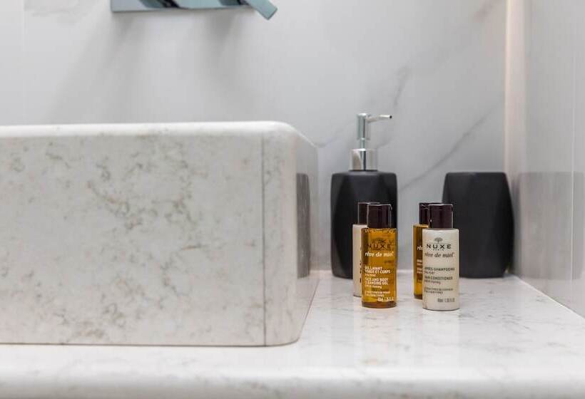 בית מלון כפרי Alenor City