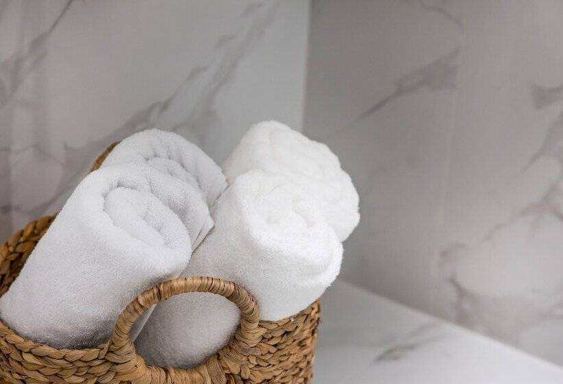 בית מלון כפרי Alenor City