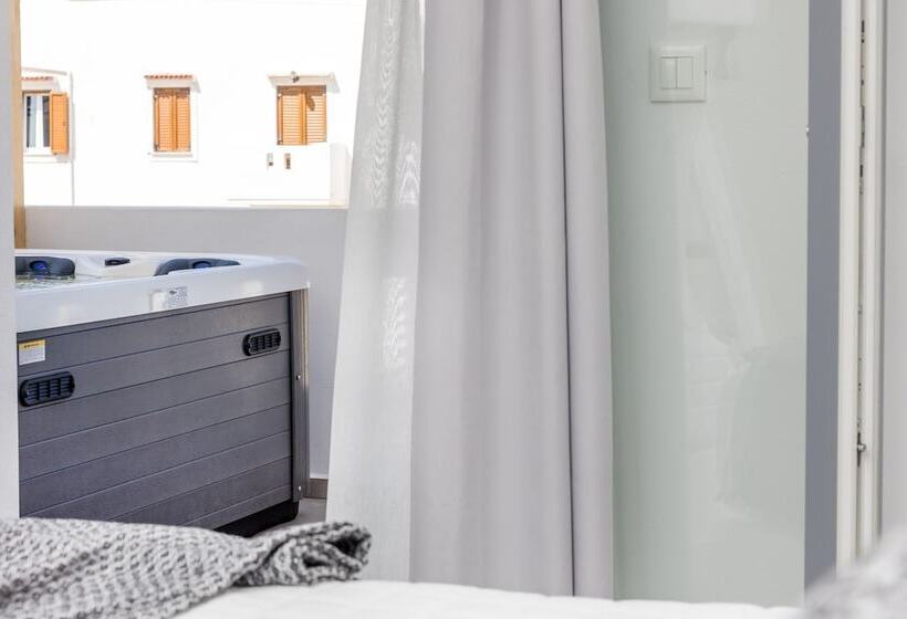 בית מלון כפרי Alenor City