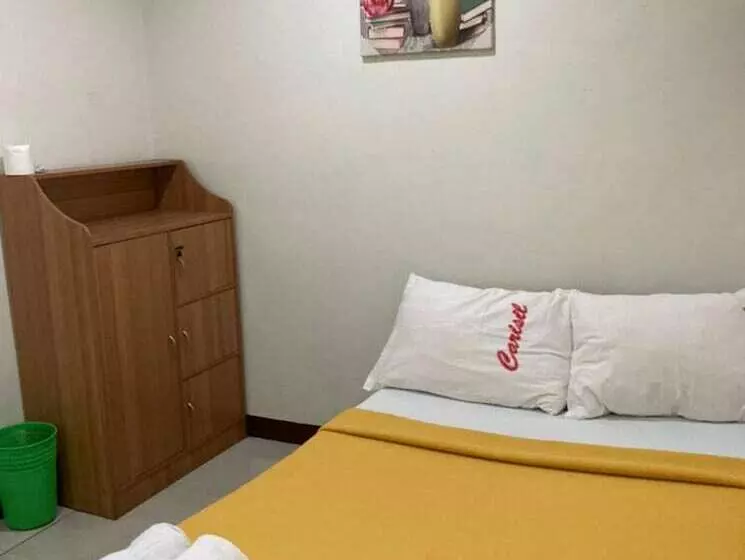 ホテル Carisil Bldg By Oyo Rooms