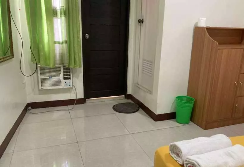 ホテル Carisil Bldg By Oyo Rooms