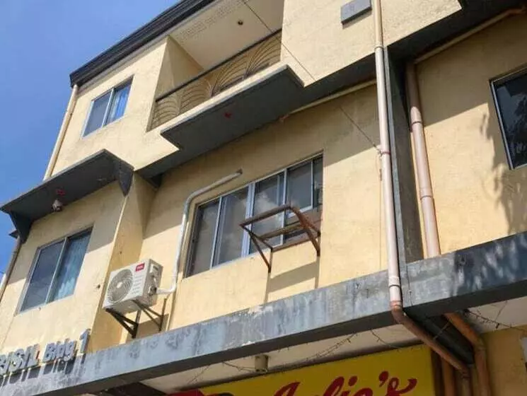 ホテル Carisil Bldg By Oyo Rooms