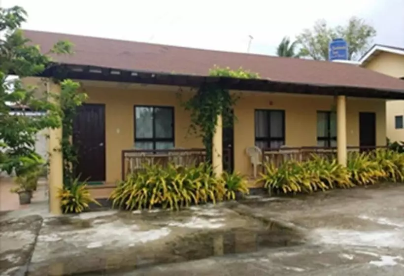 Hotelli Palm Seaside Inn And Beach Resort