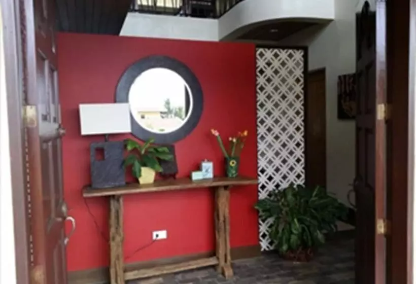 Hotelli Palm Seaside Inn And Beach Resort