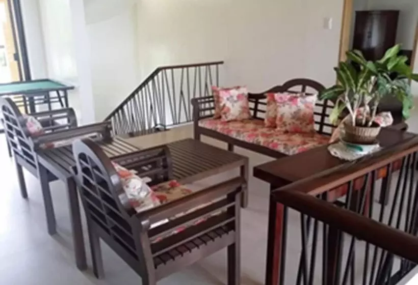 Hotelli Palm Seaside Inn And Beach Resort