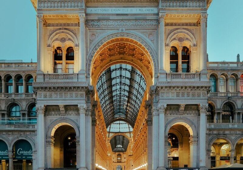 هتل Portrait Milano  Lungarno Collection