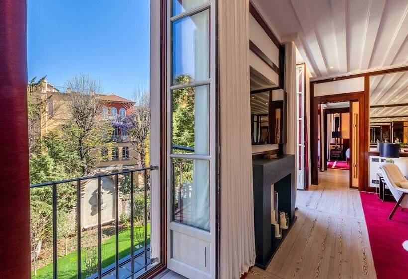 هتل Portrait Milano  Lungarno Collection