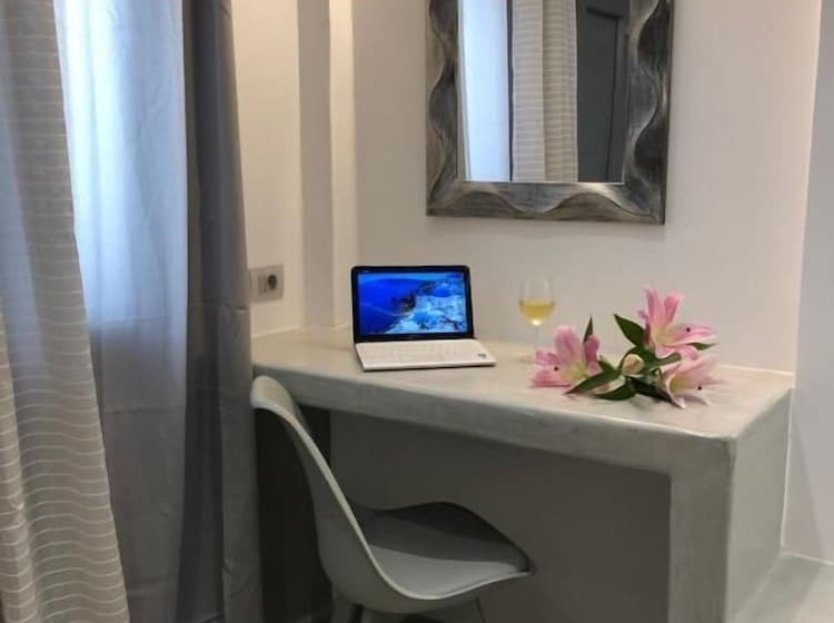 Hotelli Potamida Suites