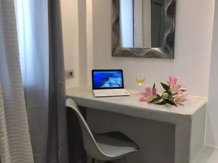 ホテル Potamida Suites