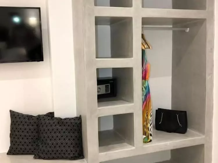 ホテル Potamida Suites