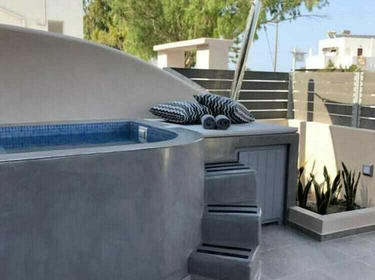 Hotelli Potamida Suites