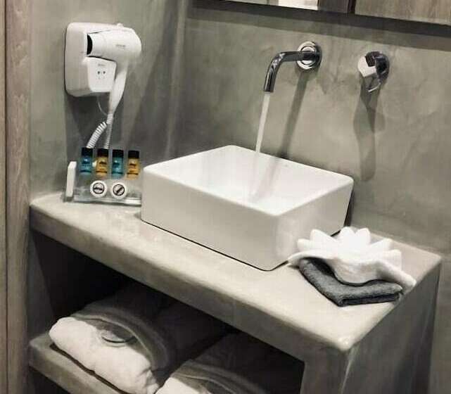 Hotelli Potamida Suites