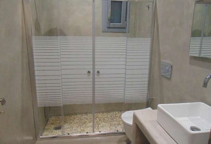 Hotelli Potamida Suites