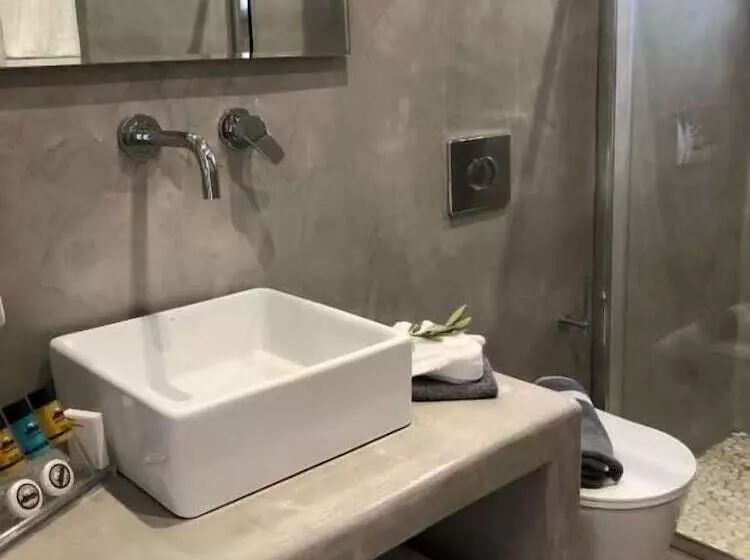 Hotelli Potamida Suites