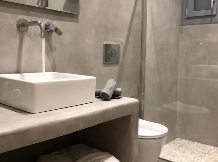 Hotelli Potamida Suites