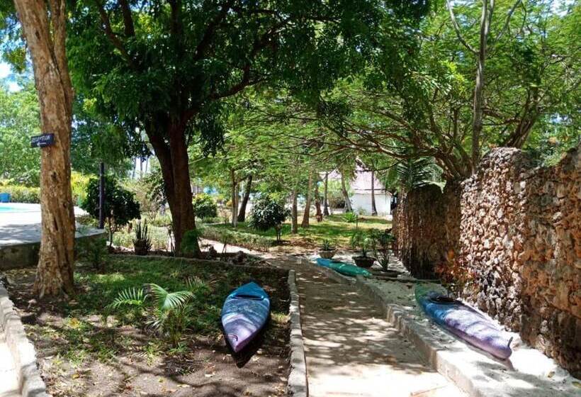 هتل Soul Breeze Beach Resort