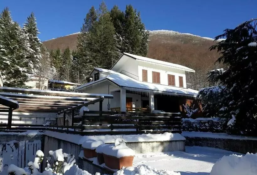 ホテル Taverna Capozzi
