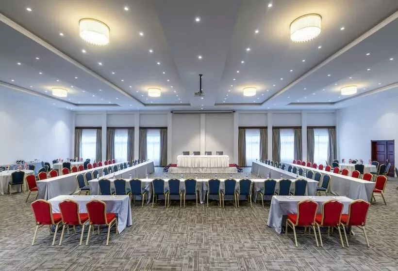 هتل The Farmington