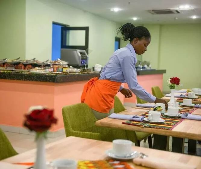 هتل The Farmington