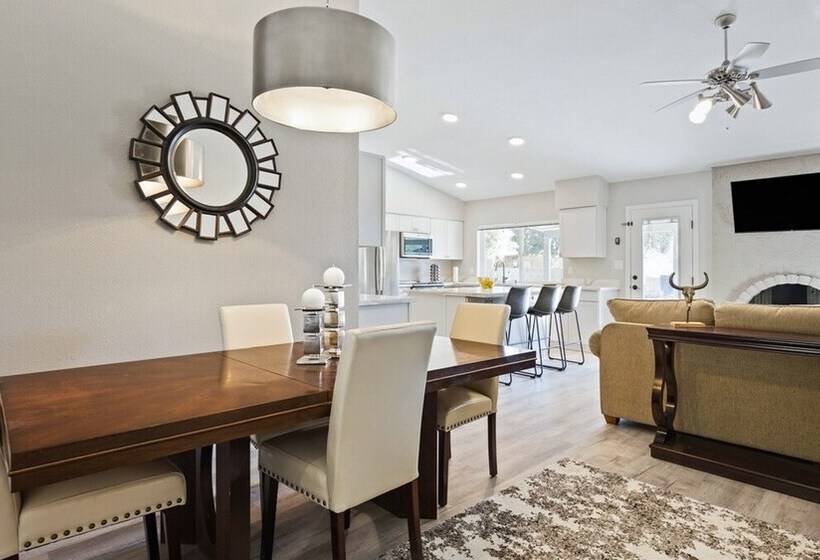 Modern And Stylish Remodeled 4 Bdrm W/ Htd Pool!