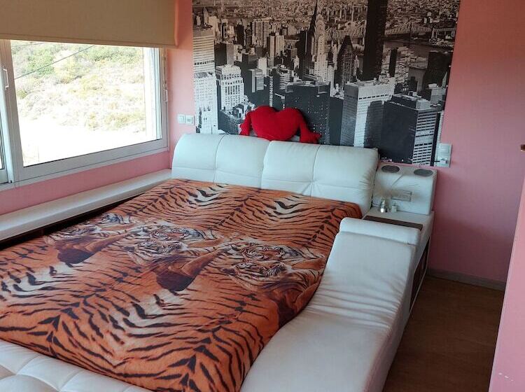 Pensjonat Free Mini Pool Jacuzzi Airport House   Up To 8 People