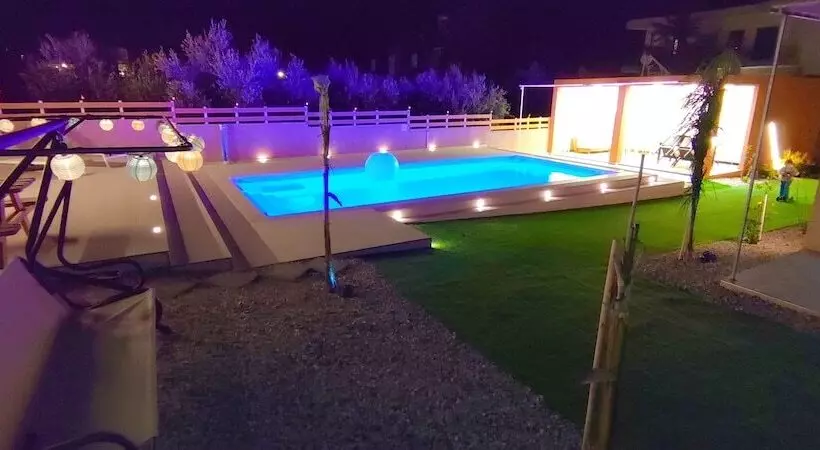 پانسیون Modular Bungalows With Heated Pool Artemis Greece